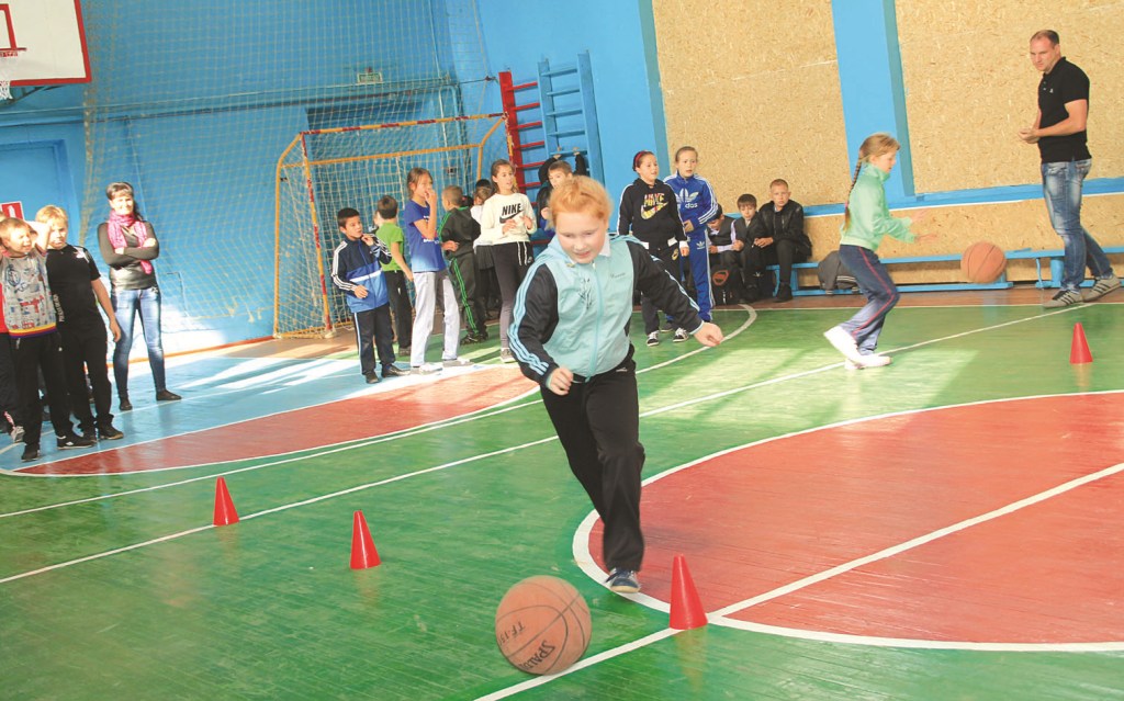 «Веселые старты» проводились среди четвероклассников Сурской школы. 